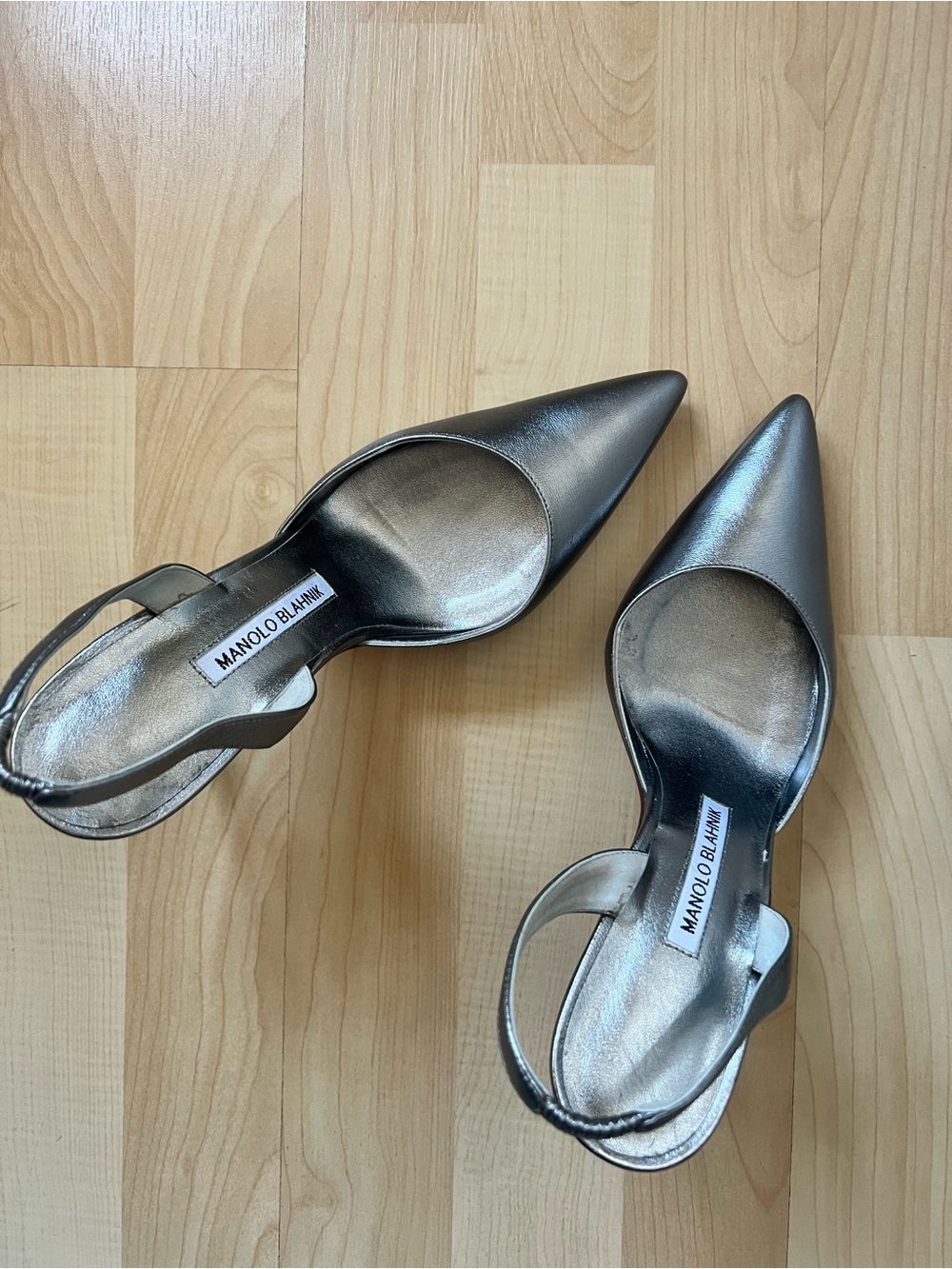 Manolo Blahnik Metallic Silver Pointed Slingback Pumps - Picture 5 of 6